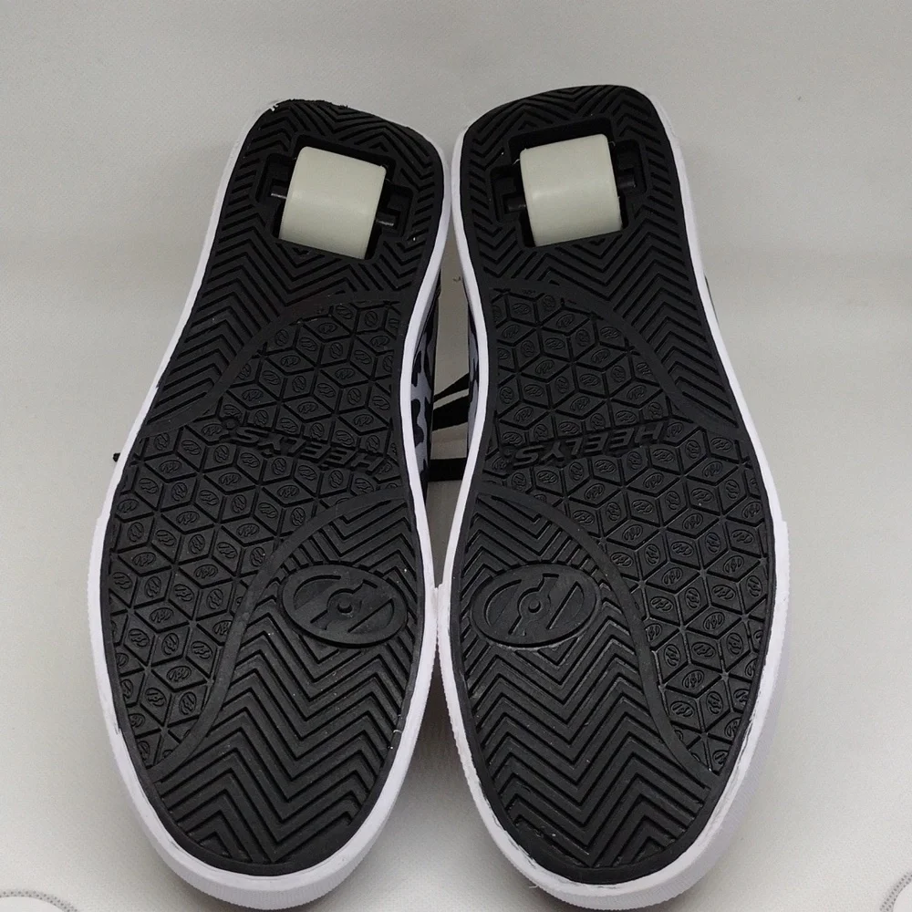 Heelys Black White‎ and Gray Camo Print Youth Size 6